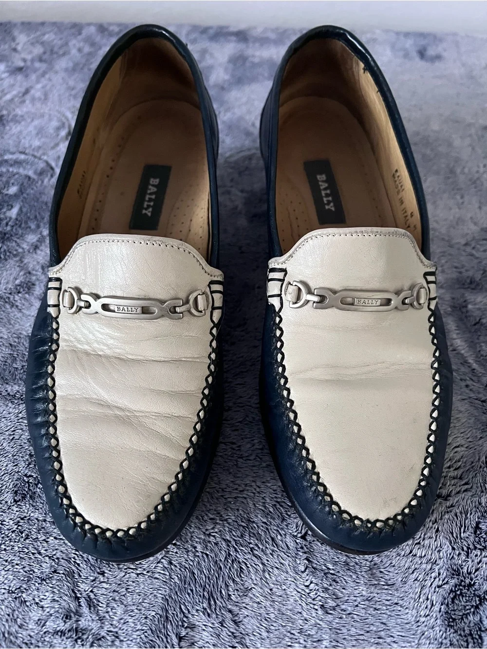 Vintage Bally Kauai Men’s 8M Navy Cream Leather Horsebit Loafers Made in Italy